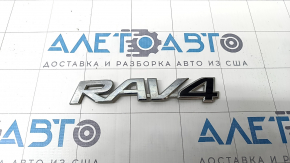 Emblema cu inscripția "RAV4" de pe ușa portbagajului Toyota Rav4 19-