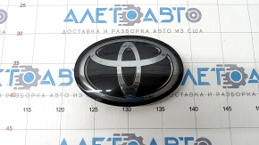 Emblema de pe bara din față a Toyota Rav4 19-21 în fața radarului