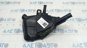 Capacul inferior al cutiei de siguranțe sub capotă, stânga, Toyota Rav4 19- 2.5