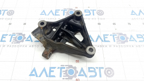 Suportul motorului drept al pernei Toyota Rav4 19- 2.5 pe motor