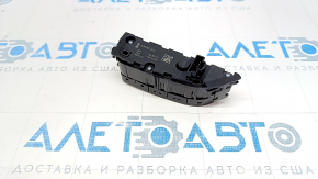 Кнопки управления на центральной консоли справа Mercedes G550 W463 19-