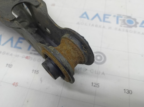 Maneta inferioara pentru arc, spate dreapta Toyota Rav4 19- rusty silent