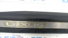 Garnitură prag interior față dreapta Lexus RX350 RX450h 16-22 negru cu crom, zgârieturi, coroziune