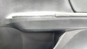 Обшивка двери карточка задняя правая Honda Accord 16-15 черн, вставка черн ткань, царапины