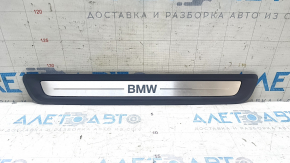 Decorație exterioară față stânga BMW 3 G20 19- crom, inscripție BMW, zgârieturi