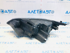 Far dreapta fata Chevrolet Volt 16 - zgarieturi, abraziune, fragment de fixare lipsa