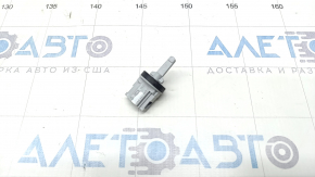 Senzor de temperatura aerului in aragaz VW Touareg 11-17