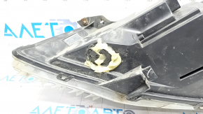 Far dreapta fata gol Chevrolet Volt 11-15 nisip, fisura, gauri nestandard