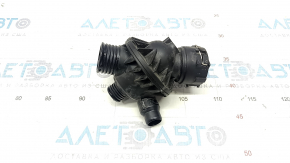 Corpul termostatului BMW X5 F15 14-18 N55 cu termostat