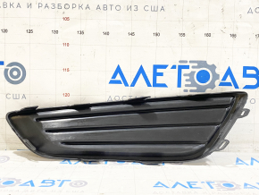 Решетка бампера правая Ford Focus mk3 15-18 рест, структура, без птф