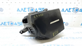 Корпус блока ECU Lexus LS460 07-12 надлом корпуса