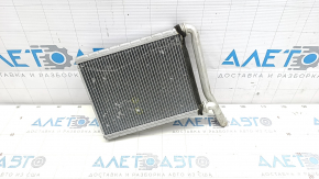 Radiatorul de incalzire pentru Toyota Prius V 12-17 este strivit