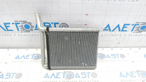 Radiatorul de incalzire pentru Toyota Prius V 12-17 este strivit