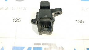 Buton de inchidere centralizata fata dreapta Mazda3 MPS 09-13