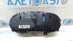 Panou de bord VW Jetta 11-18 USA 2,5 zgarieturi, elemente de fixare sparte