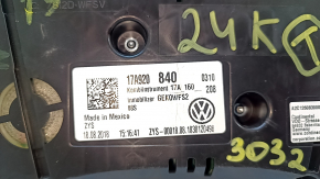 Tabloul de bord al VW Jetta 19-24k are suportul rupt, zgârieturi