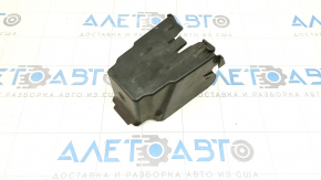 Накладка замка капота BMW 4 F32/33/36 14-20 сломана направляющая