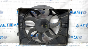 Difuzorul carcasei radiatorului cu ventilator asamblat pentru Mercedes W221 M273 are prinsa rupta.