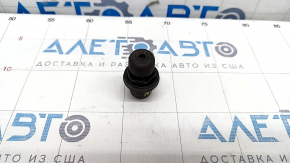 Capacul portbagajului VW Atlas 18- negru, deteriorare la fixare.