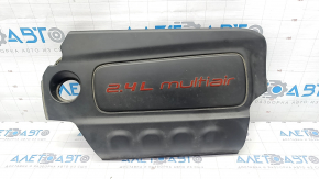 Capacul motorului Jeep Renegade 15- 2.4 MultiAir este rupt.