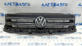 Решетка радиатора grill в сборе VW Tiguan 12-17 рест со значком, песок, слом креп