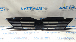 Решетка радиатора grill VW Jetta 15-18 USA со значком, с хромом, песок