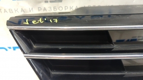 Решетка радиатора grill VW Jetta 15-18 USA со значком, с хромом, песок