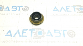 Опора радиатора охлаждения нижняя правая Toyota Camry v55 15-17 usa резина