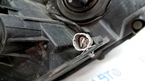 Фара передняя левая Toyota Prius 30 13-15, рест, галоген