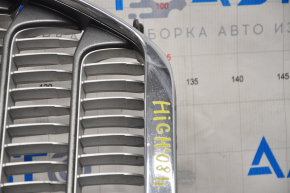 Решетка радиатора grill Toyota Highlander 08-10 hybrid с эмблемой, песок, царапина