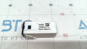 Hub USB Mazda 3 19-