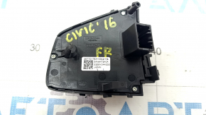 Butoanele de control de pe volanul drept al Honda Civic X FC 16-18 pentru controlul de croazieră adaptiv