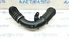 Conducta de aer de la filtru pentru Ford Escape MK4 23- 1.5T, formată din 3 piese.