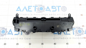 Panoul de control central al Mercedes GLC 16-19 pentru schimbătorul de discuri.