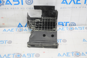 Кронштейн АКБ 12V Polestar 2 21-25 пластик горел