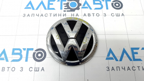 Эмблема "VW" задняя VW Tiguan 18- сломаны направляйки, тычки