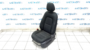 Водительское сидение Mazda CX-5 17- без airbag, тряпка черн, механическое, примято, царапины на накладке, под химчистку