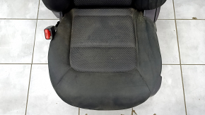 Scaun șofer Mazda CX-5 17- fără airbag, pânză neagră, mecanic, stricat, zgârieturi pe husă, curățabil uscat