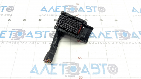 Фишка на блок ECU компьютер двигателя Kia Forte 20-21 2.0 красная
