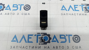 USB Hub центральной консоли Toyota Rav4 19-