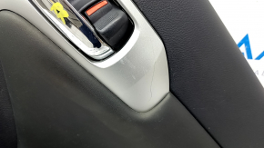 Обшивка двери карточка задняя правая Lexus CT200h 11-13 кожа черная, царапины