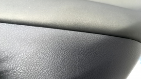 Обшивка двери карточка задняя правая Lexus CT200h 11-13 кожа черная, царапины