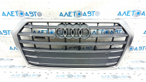 Решетка радиатора grill Audi Q5 80A 18-20 в сборе, с эмблемами, хром, под парктроники, песок