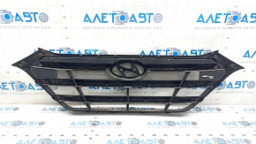 Решетка радиатора grill в сборе Hyundai Tucson 16-18 черная с эмблемой, царапины, песок