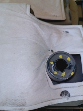 Поддон под инструмент Chevrolet Volt 11-15 черный, царапины, надлом крепления