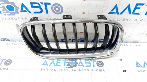 Решетка радиатора grill правая BMW 3 F30 4d 12-18 песок, тычки