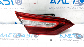 Lampă interioară pentru capacul portbagajului stânga Toyota Camry v70 18- LED