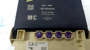 Modul de control al rețelei multiplex Toyota Camry v70 18 - suport rupt