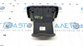 Deflector de aer pentru consola centrală a Audi Q5 80A 18-20 crom, prinderile sunt rupte