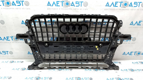 Решетка радиатора grill Audi Q5 8R 13-17 рест, под парктроники, глянец, хром, песок, облезла краска, царапины